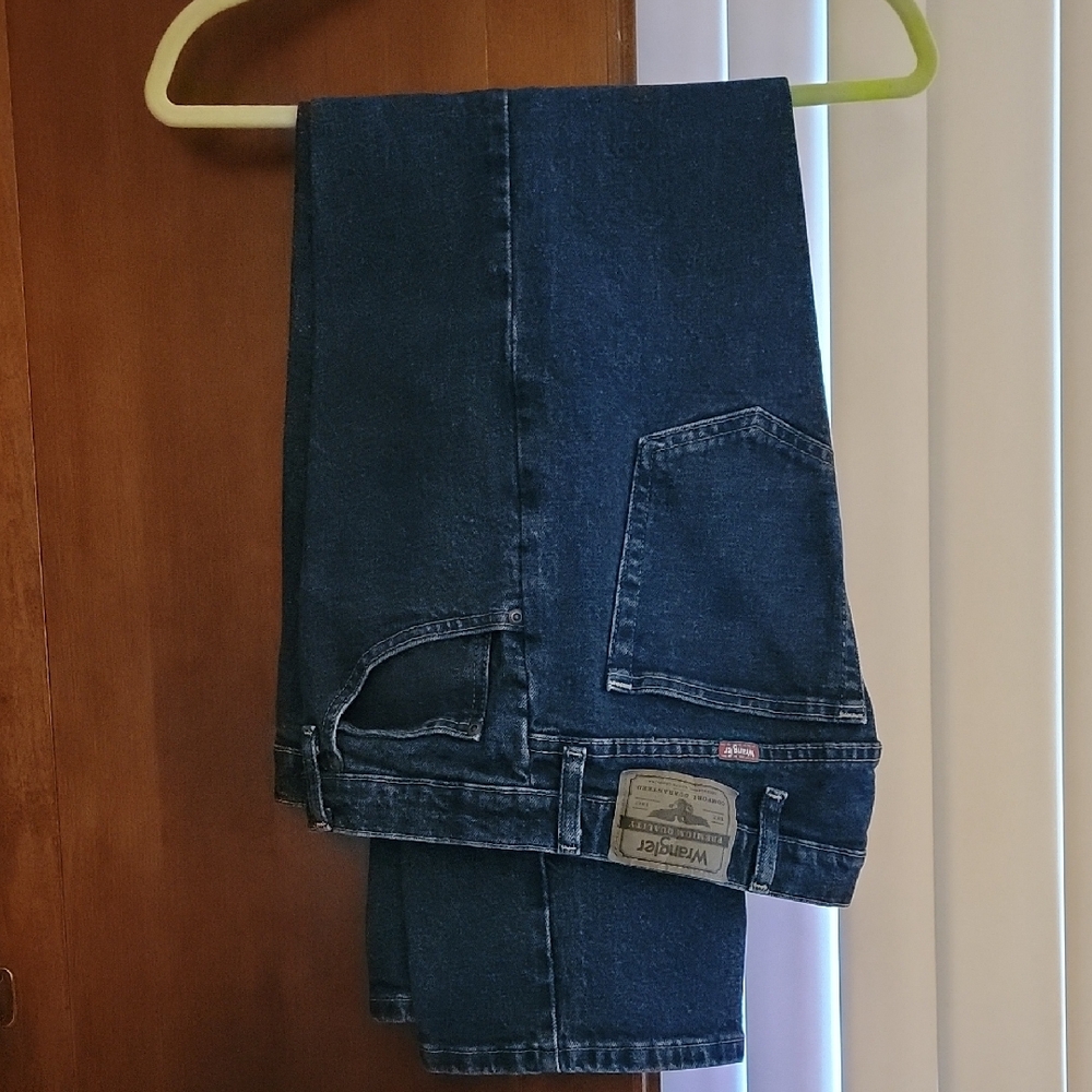 Wrangler Men's Dark Blue Relaxed Jeans